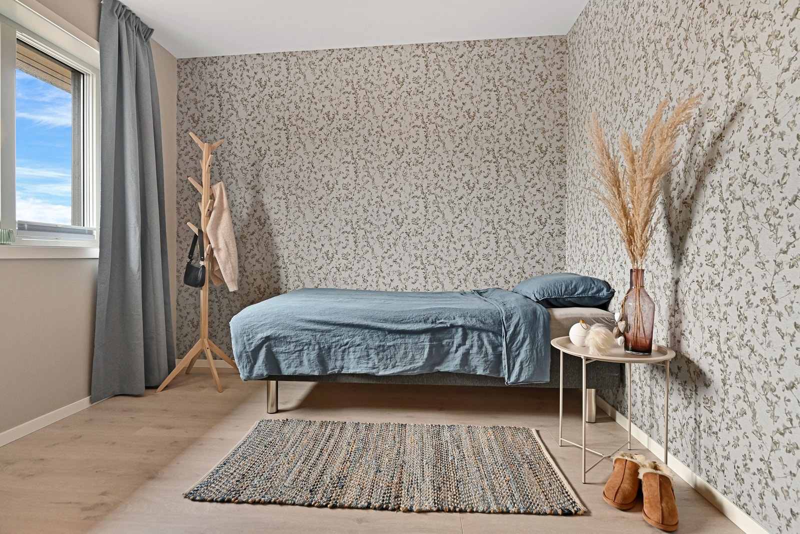 Barnerom/gjesterom/hobbyrom/kontor. Galleribilde