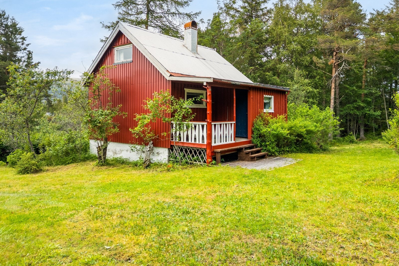 Eiendommen holder enkel standard og det må påregnes oppgraderinger. Hytta er antatt oppført mot slutten av 1950-tallet. Galleribilde