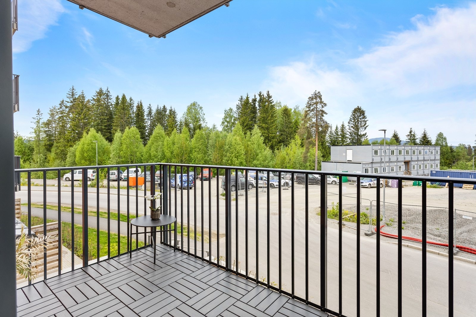 Fra stuen er det utgang til en nordvendt balkong på 5,5 m². Galleribilde