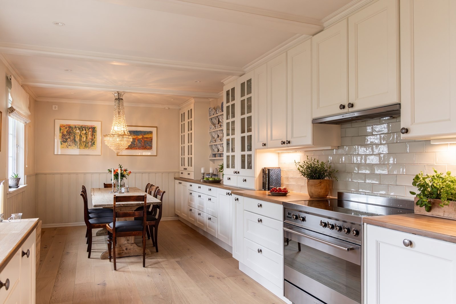 Et delikat og tidløst kjøkken fra 2014. Galleribilde