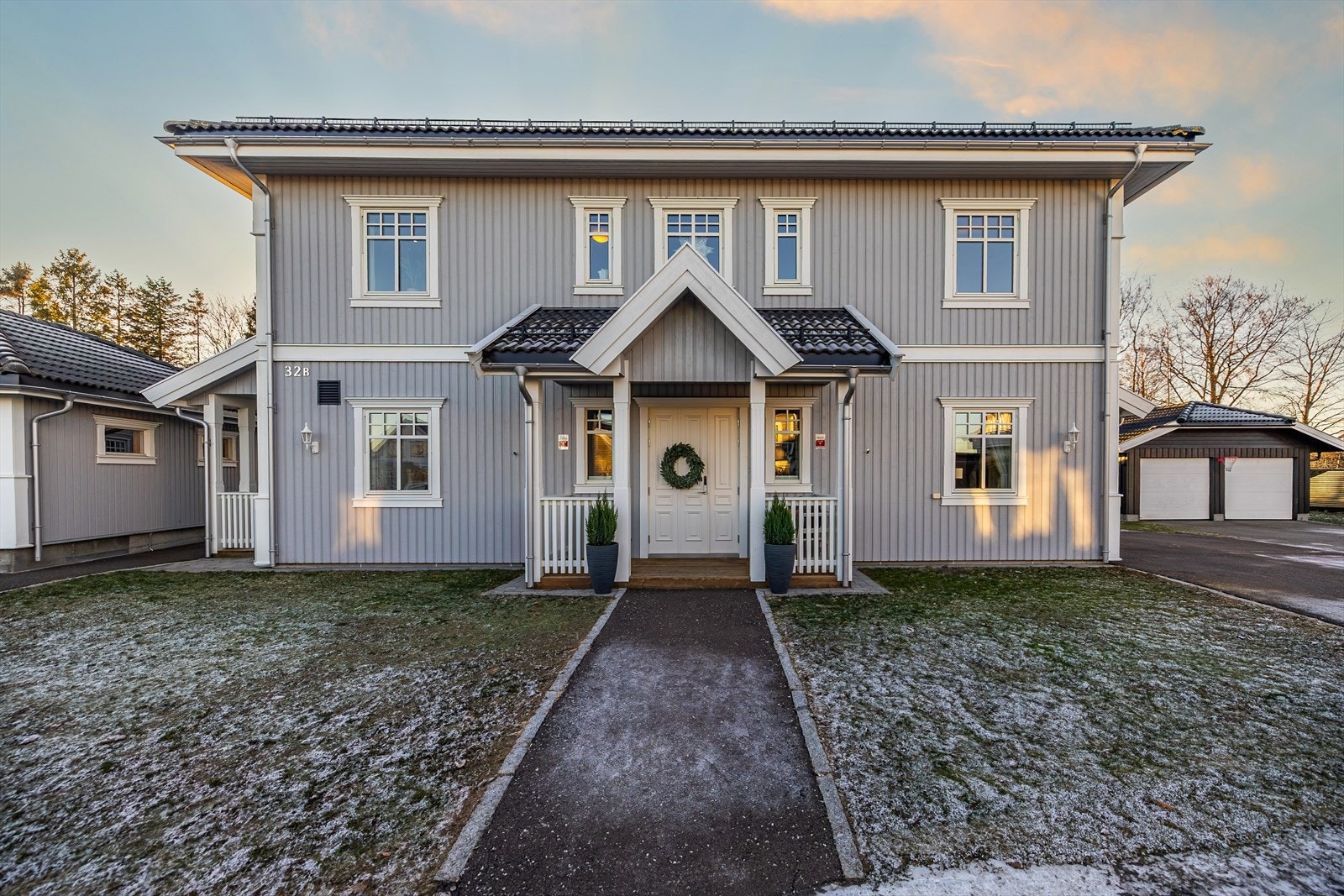 Dette er et inngangsparti som både imponerer og ønsker velkommen på samme tid. Galleribilde