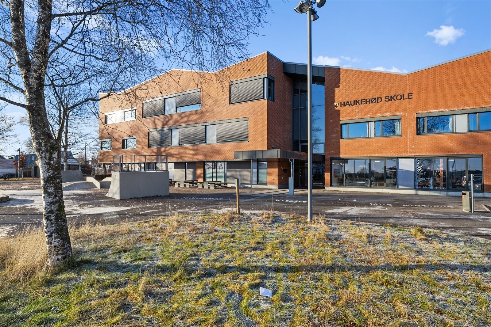 Haukerød barneskole ligger kun få minutters gange fra boligen. Galleribilde