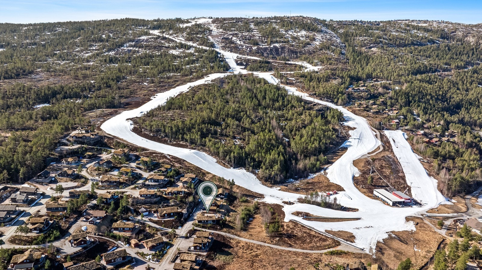 Hytten ligger i umiddelbar nærhet til alpinanlegget. Perfekt for den aktive familien! Galleribilde