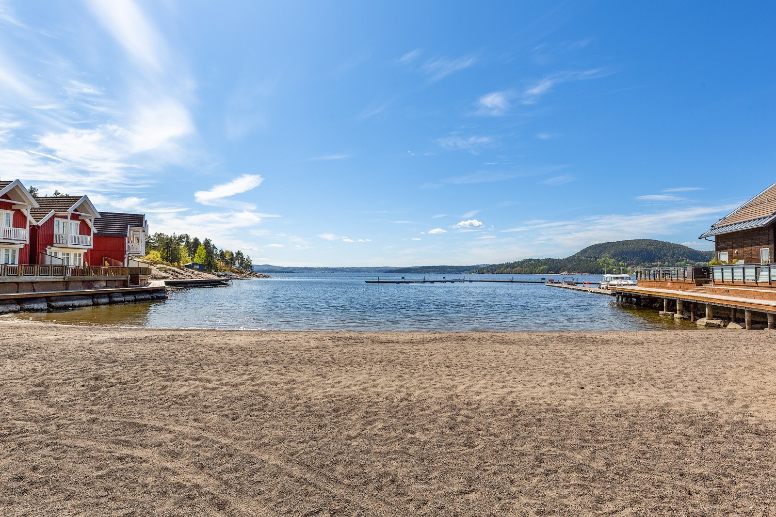 Nydelig sandstrand i umiddelbar nærhet. Galleribilde