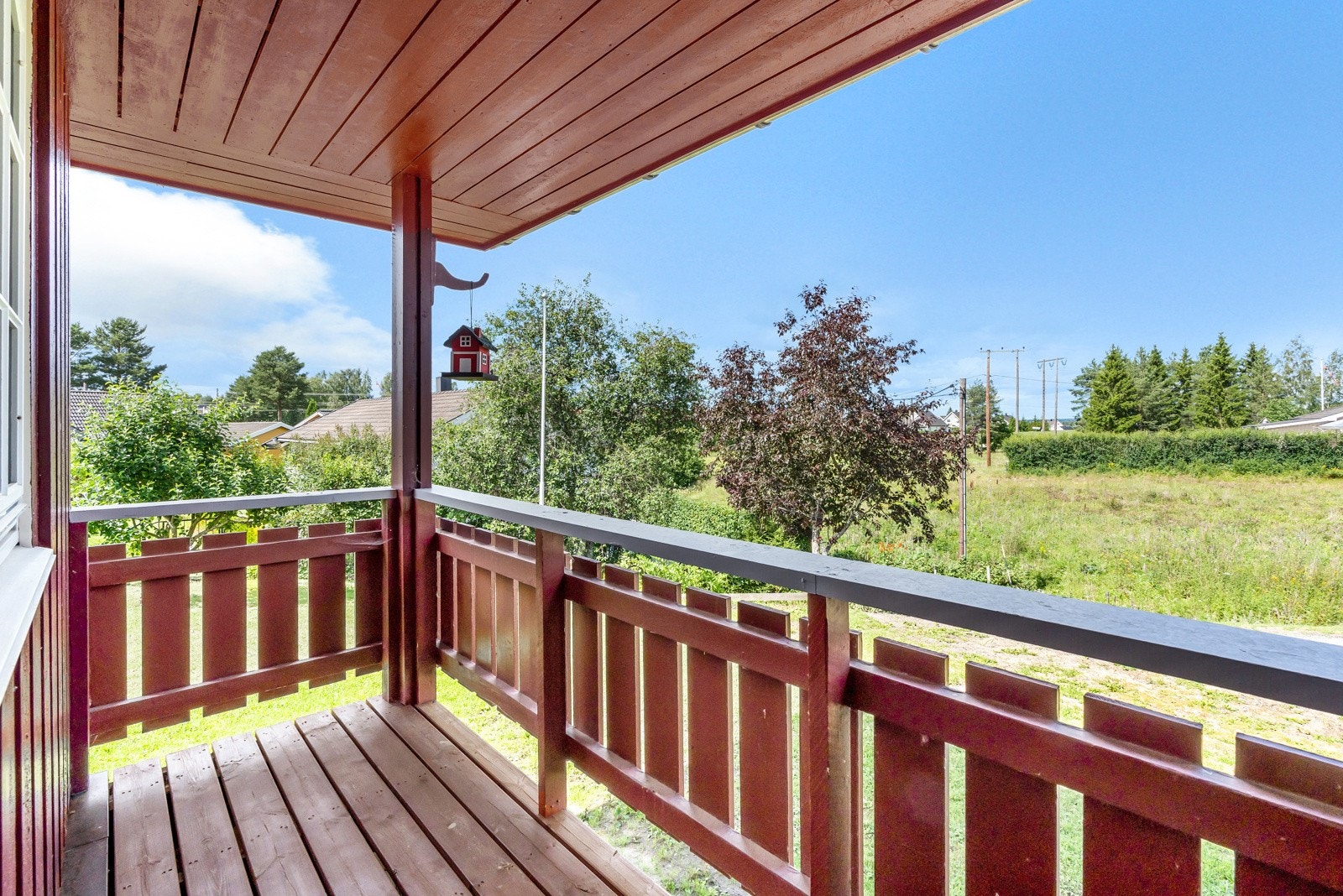 Fra soverommet er det utgang til en nordvendt balkong. Galleribilde