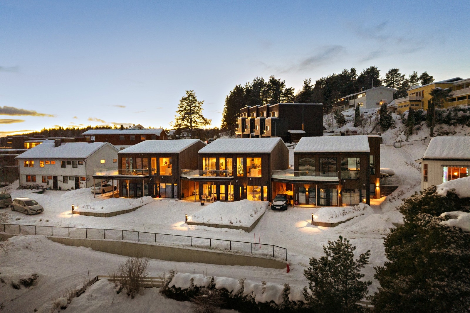 En førsteklasses og svært påkostet familiebolig i idylliske omgivelser! Galleribilde