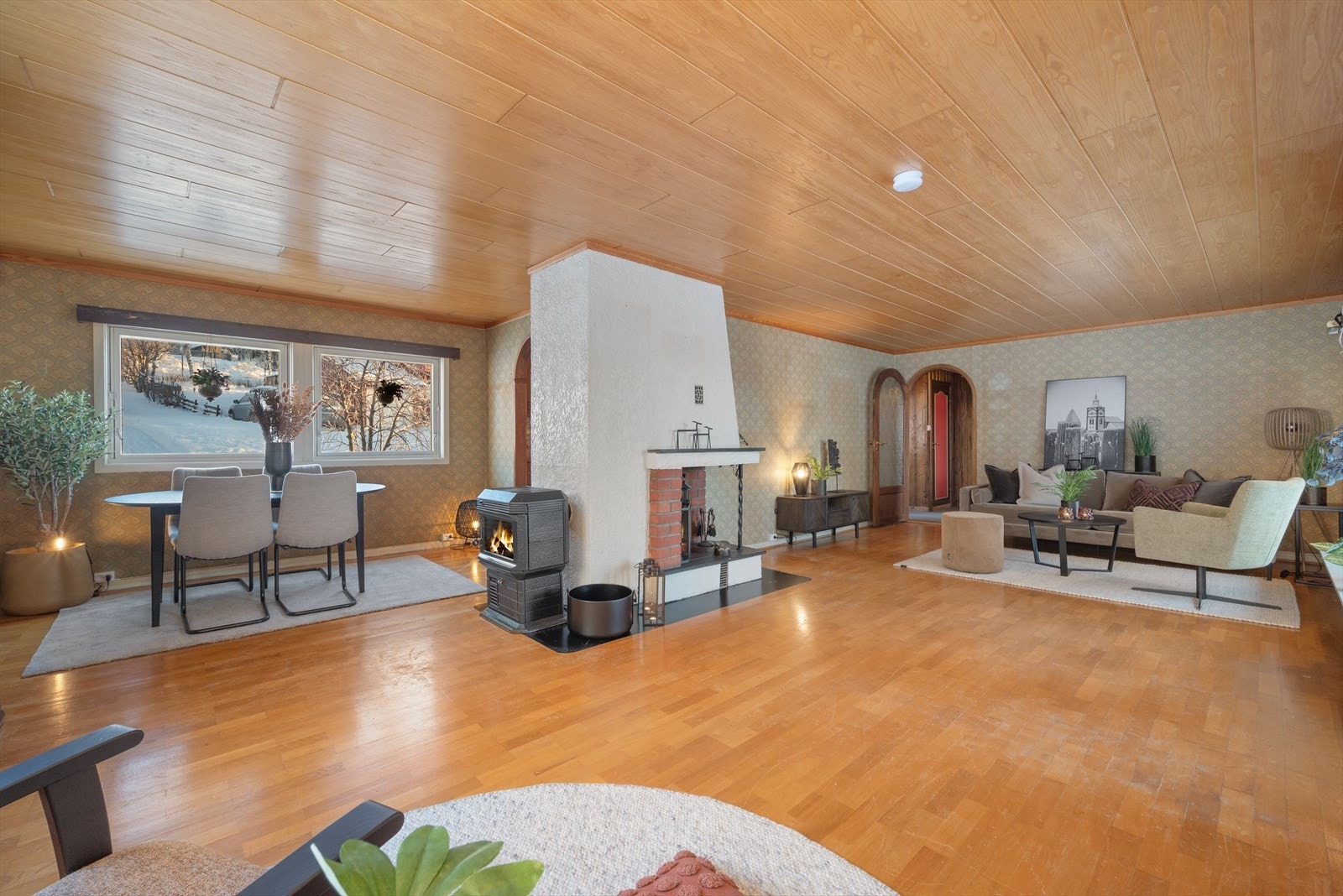 Stue/spisestue. Galleribilde