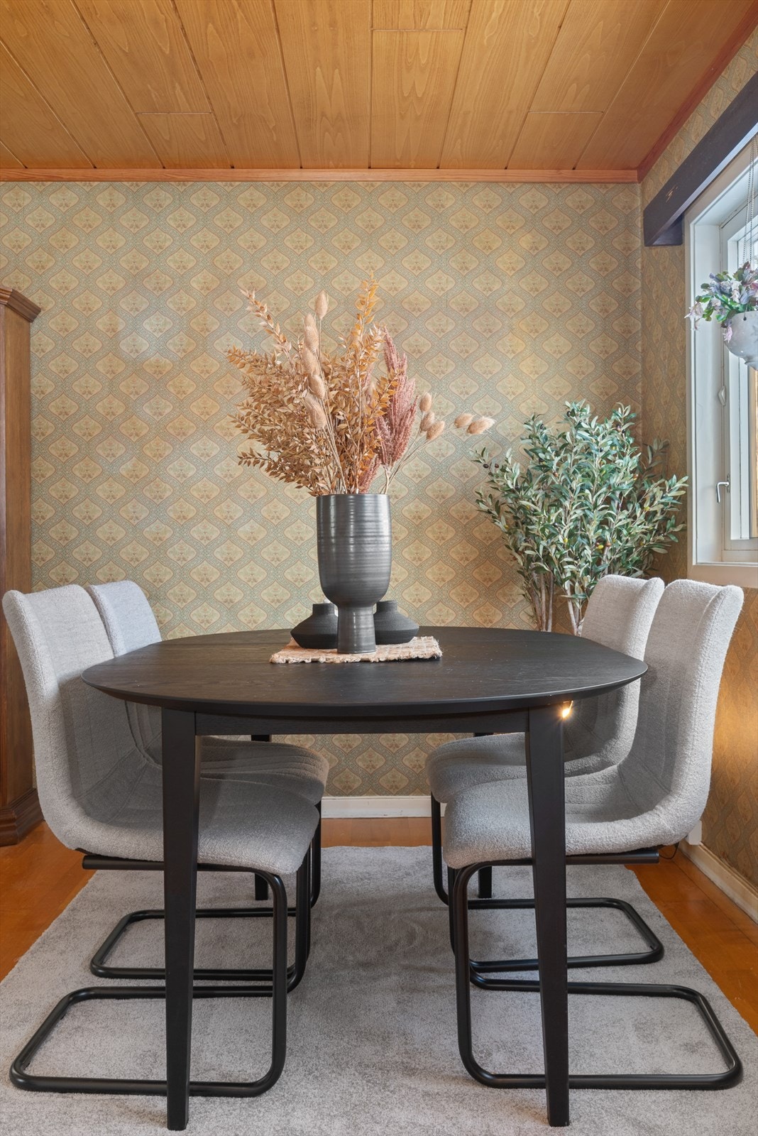 Spisestue. Galleribilde