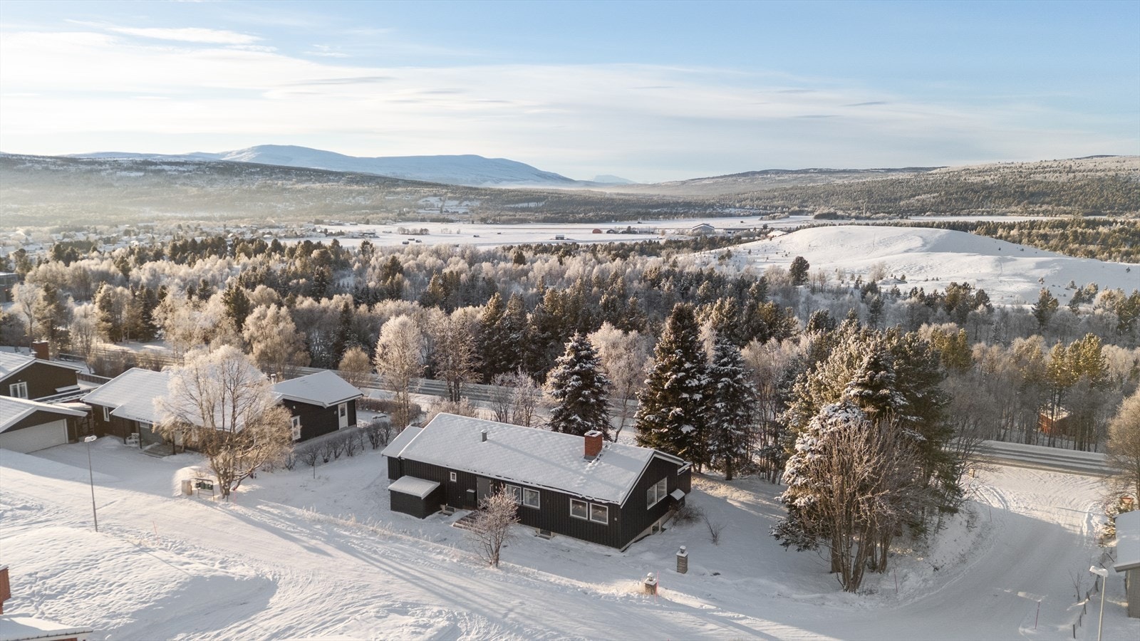Boligen ligger fint til i gangavstand fra sentrum. Galleribilde