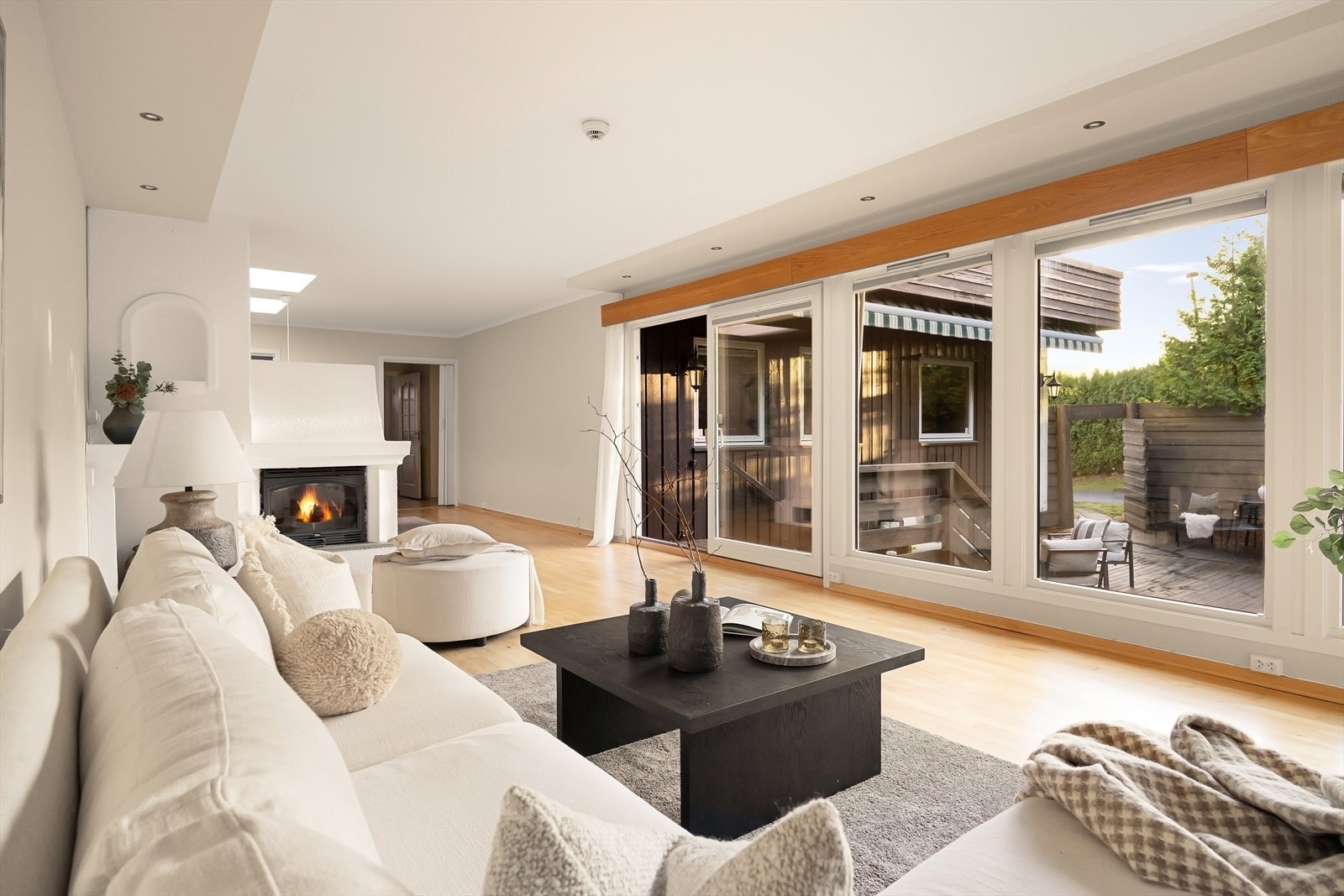 En innholdsrik enebolig over to plan i idylliske og barnevennlige omgivelser Galleribilde