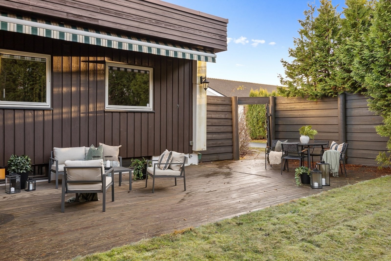 Her får kjøper gleden av grønne og frodige omgivelser med lite innsyn Galleribilde