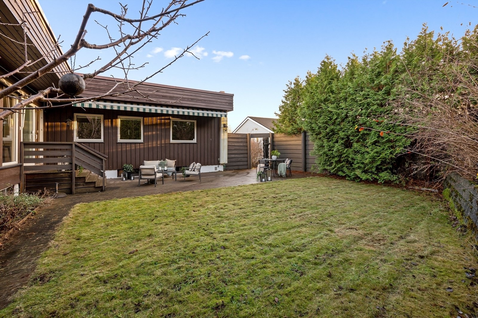 Her bor du i et hyggelig og rolig nabolag i barnevennlige omgivelser Galleribilde