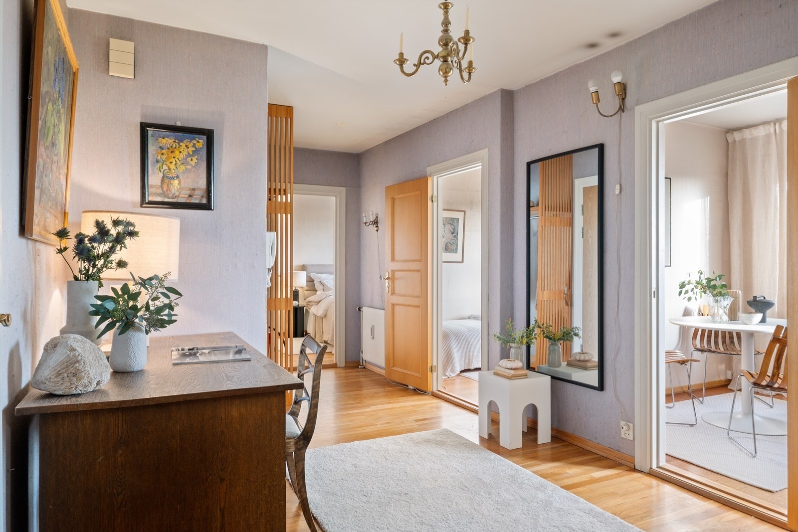 Mellomgang. Galleribilde