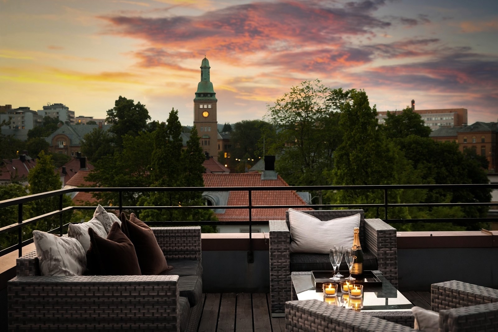 Frodig utsyn over Oslos mange takarker. Galleribilde