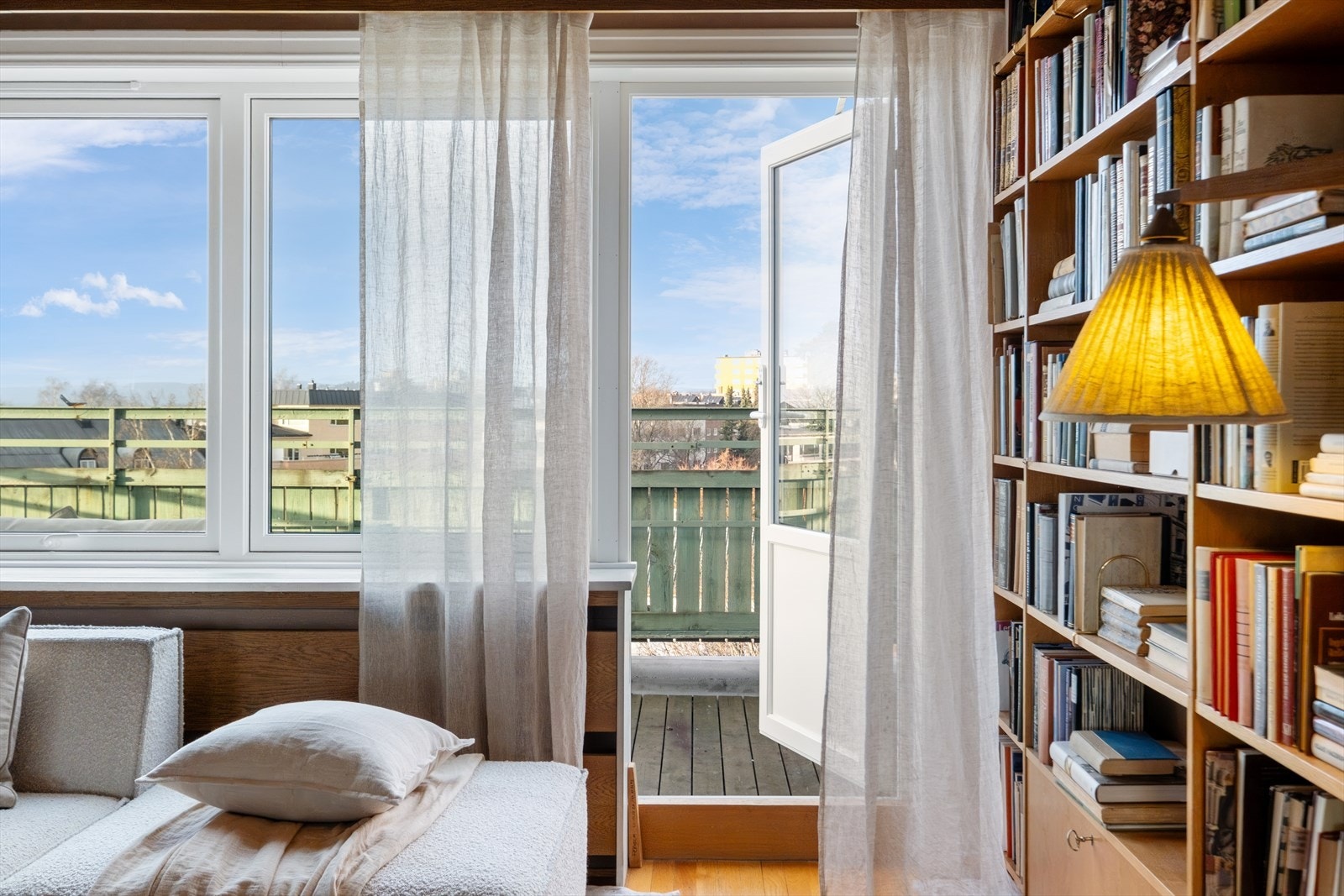 Utgang til vestvendt takterrasse på ca. 15 kvm. Galleribilde