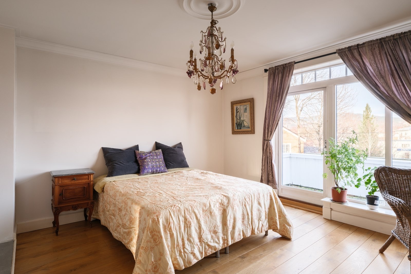 Soverom med utgang til balkong Galleribilde