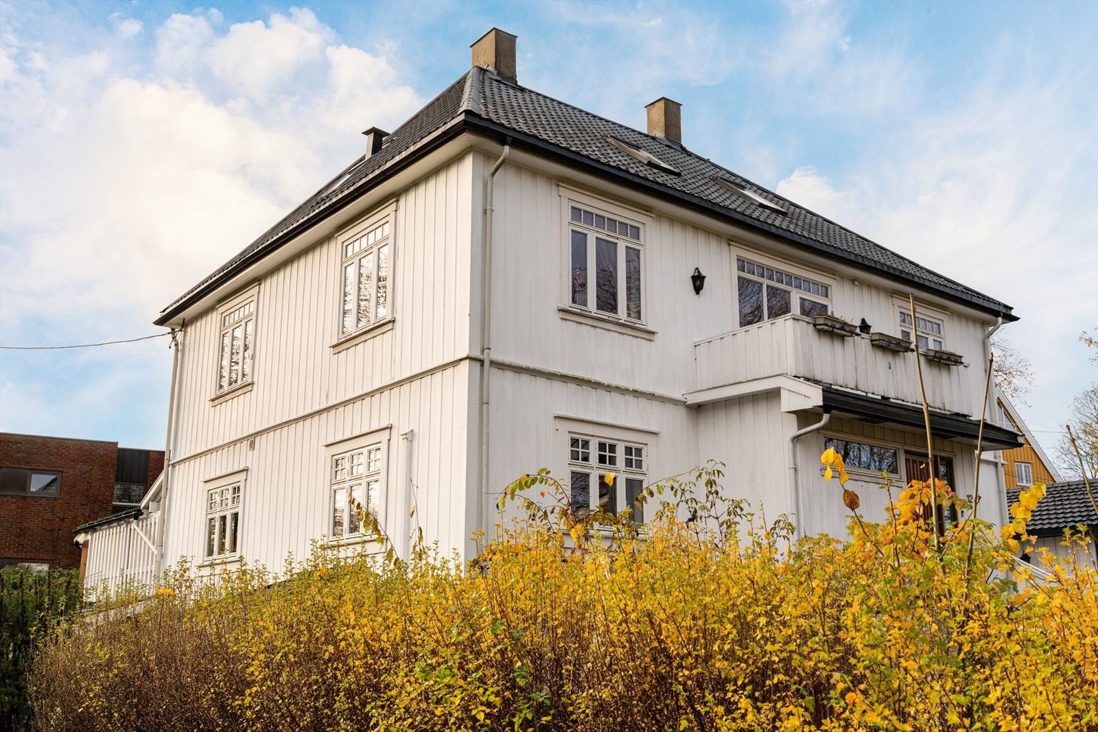 Vakker trevilla i klassisk nybarokk stil Galleribilde