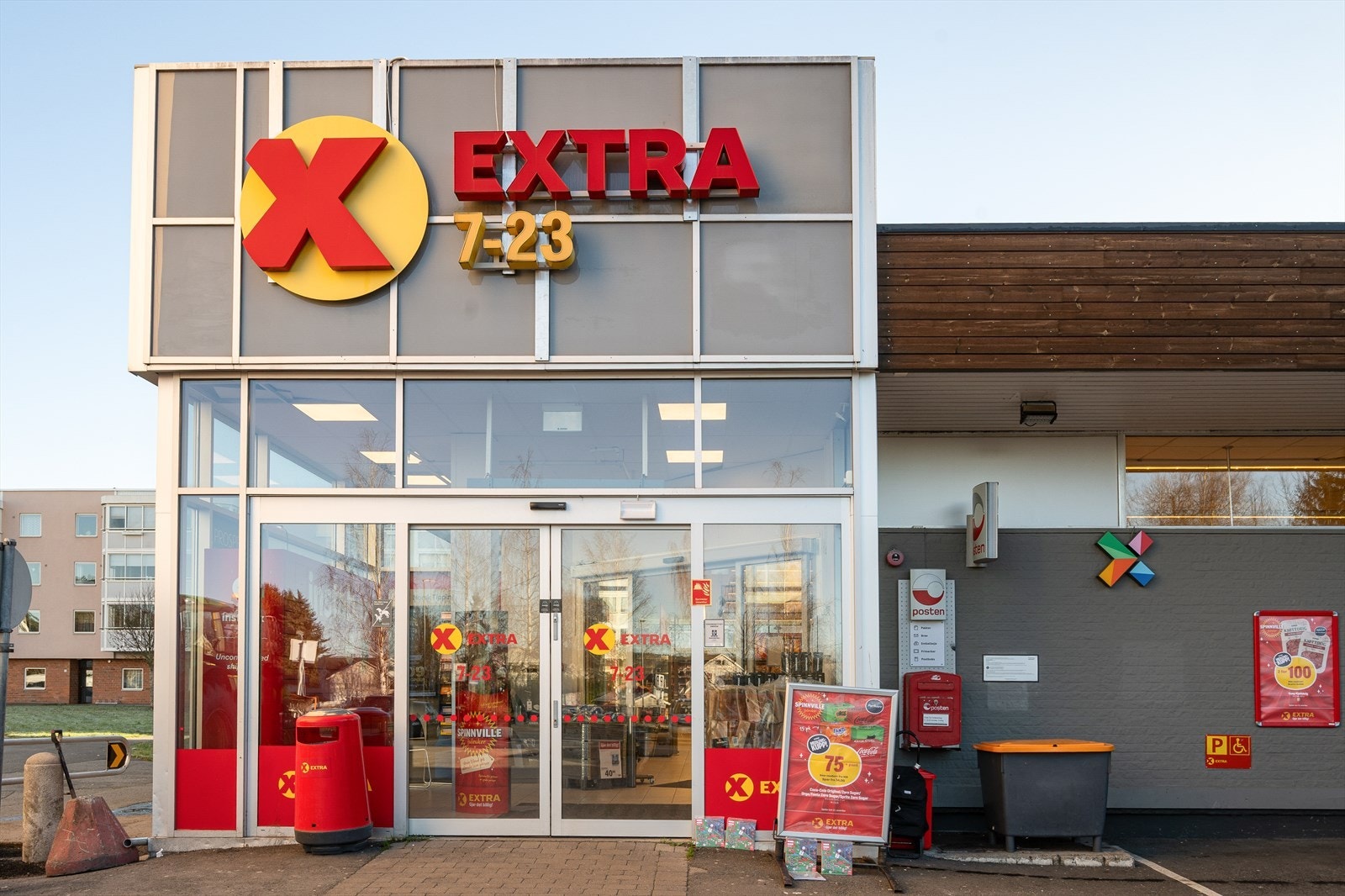 Coop Extra Løvenstad har generøse åpningstider og er lett tilgjengelig for deg i området _ perfekt for deg som bor i nærområdet og ønsker en praktisk nærbutikk. Galleribilde