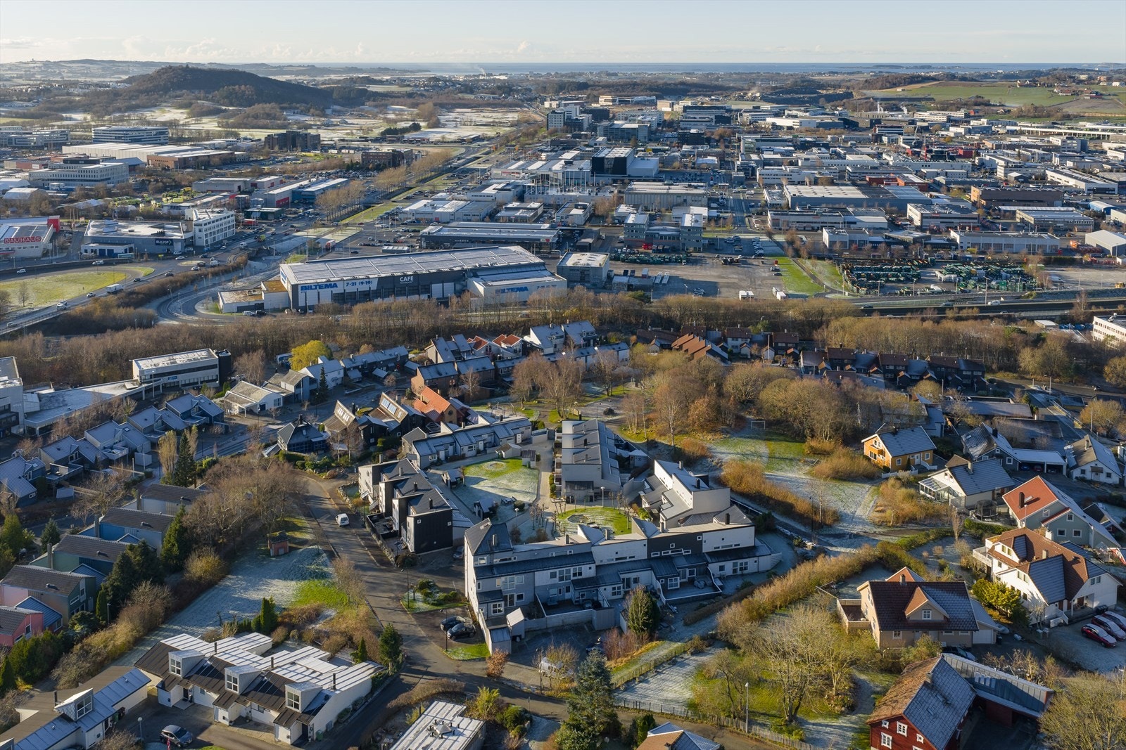 Leiligheten ligger kort unna Forus Næringspark og et hav av arbeidsplasser. Galleribilde