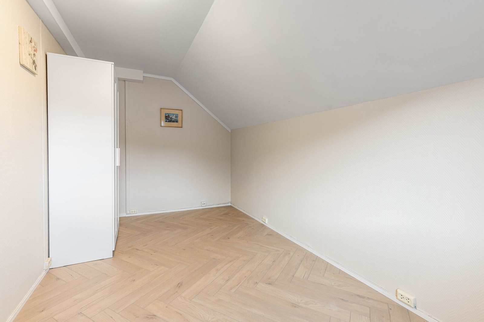 Smarte løsninger og gode møbleringsmuligheter i alle tre rom. Galleribilde