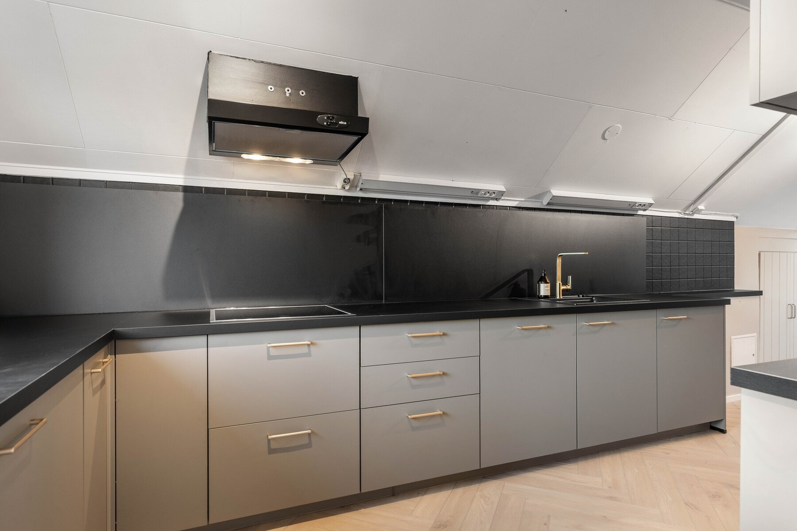 Kjøkkenet er helt nytt og ubrukt. Galleribilde