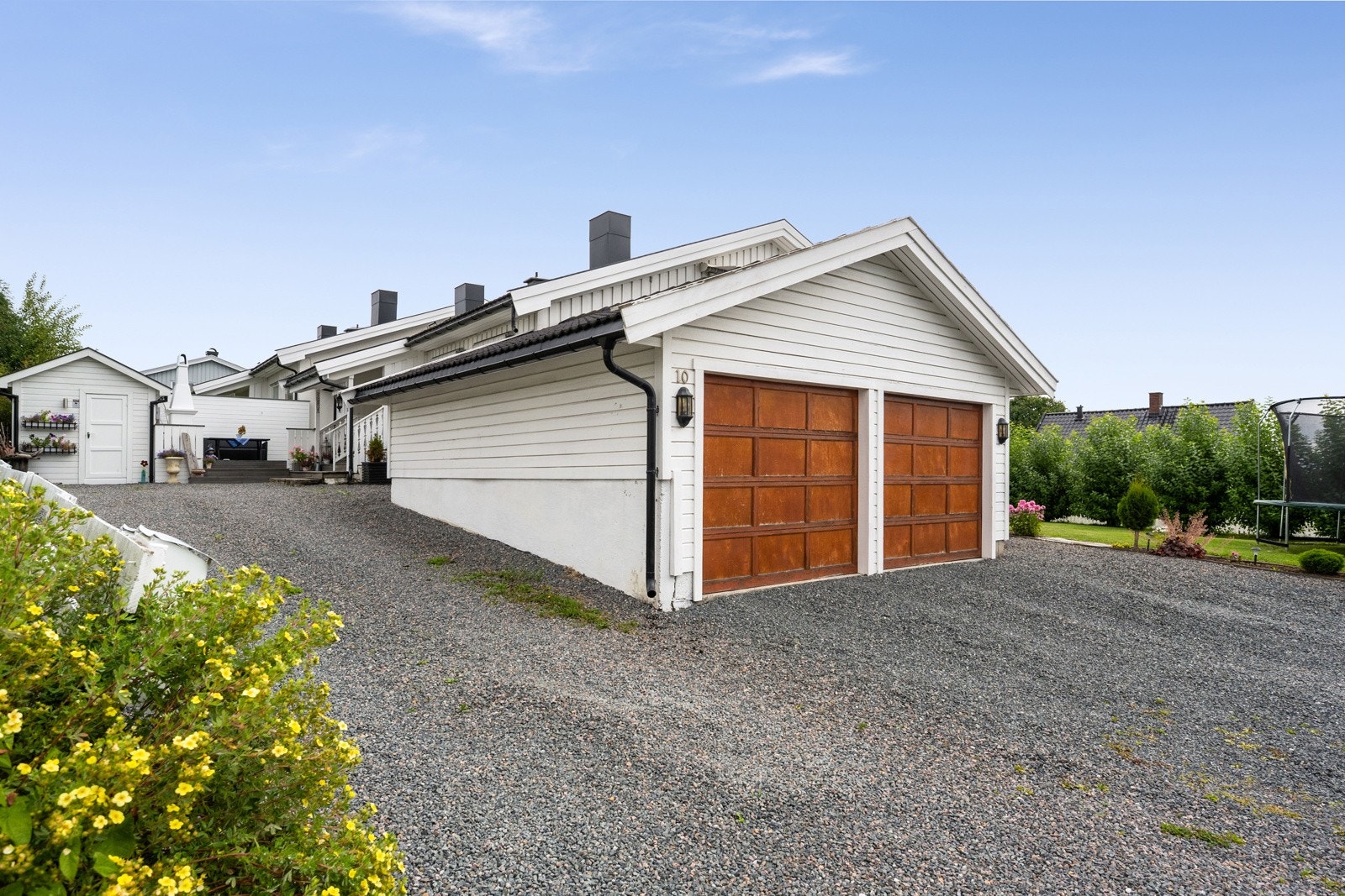 Disponerer 1/2 part av dobbelgarasje Galleribilde