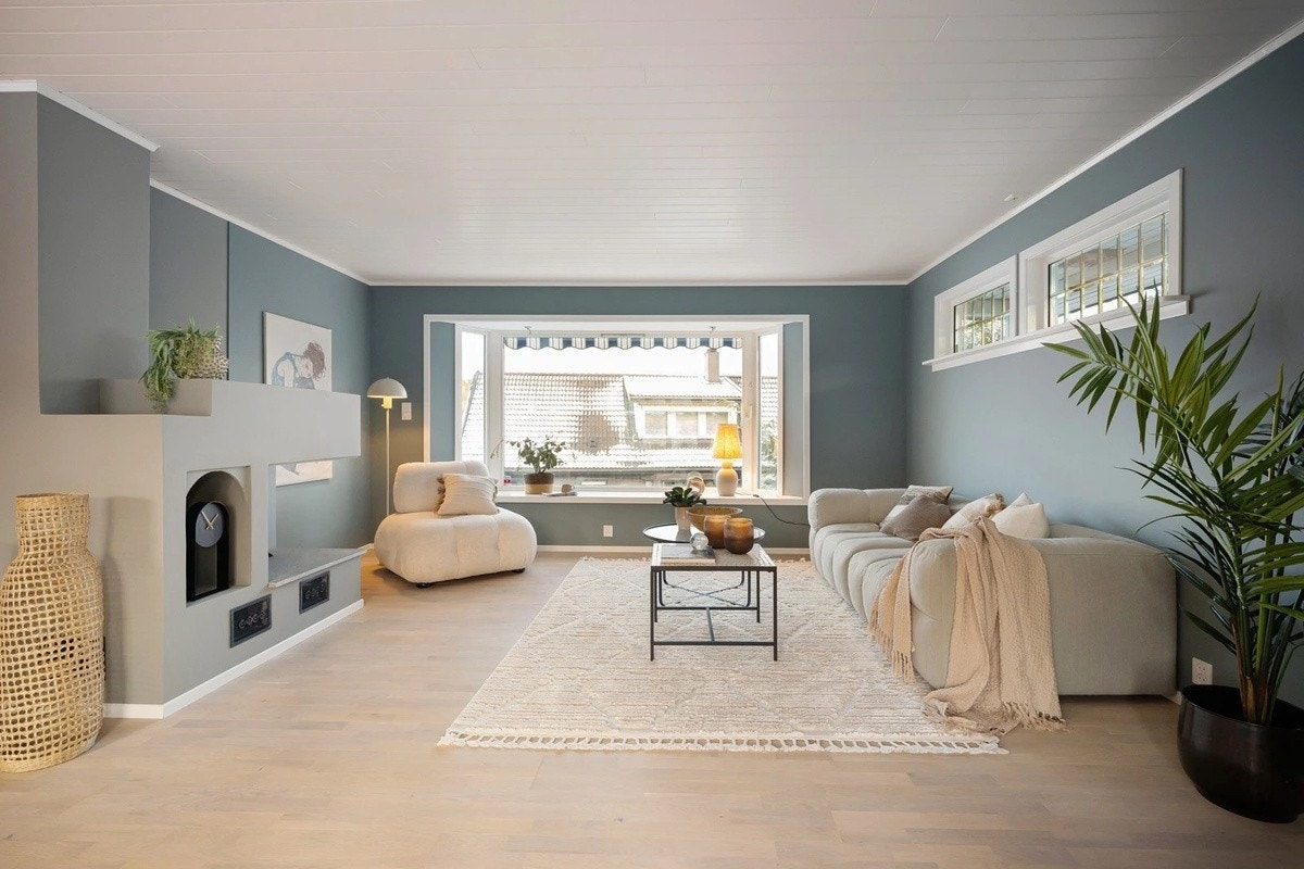 De store vindusflatene gir et lyst og trivelig innemiljø Galleribilde