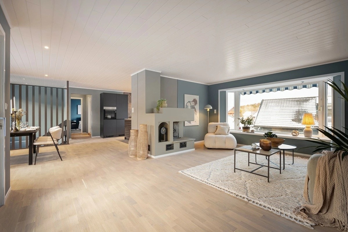 stue og kjøkken i 1. etasje Galleribilde