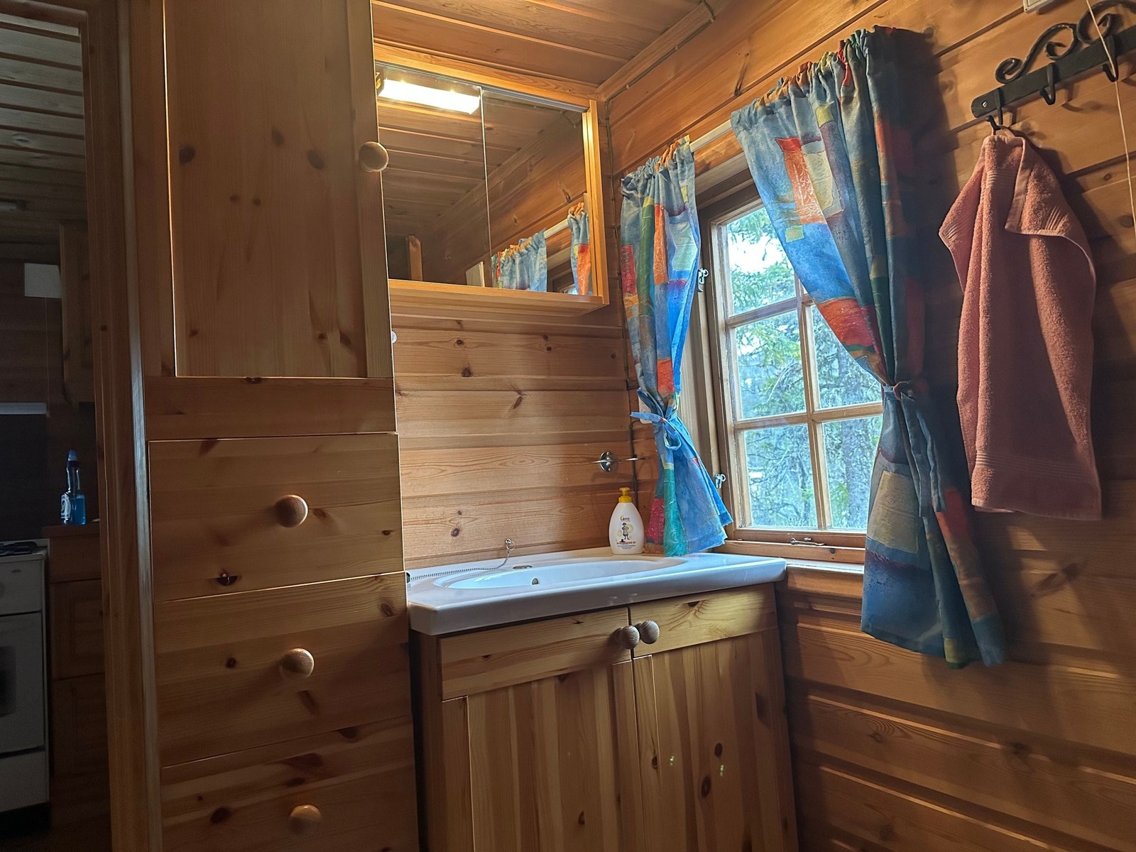 Soverom 3 med vask. Galleribilde