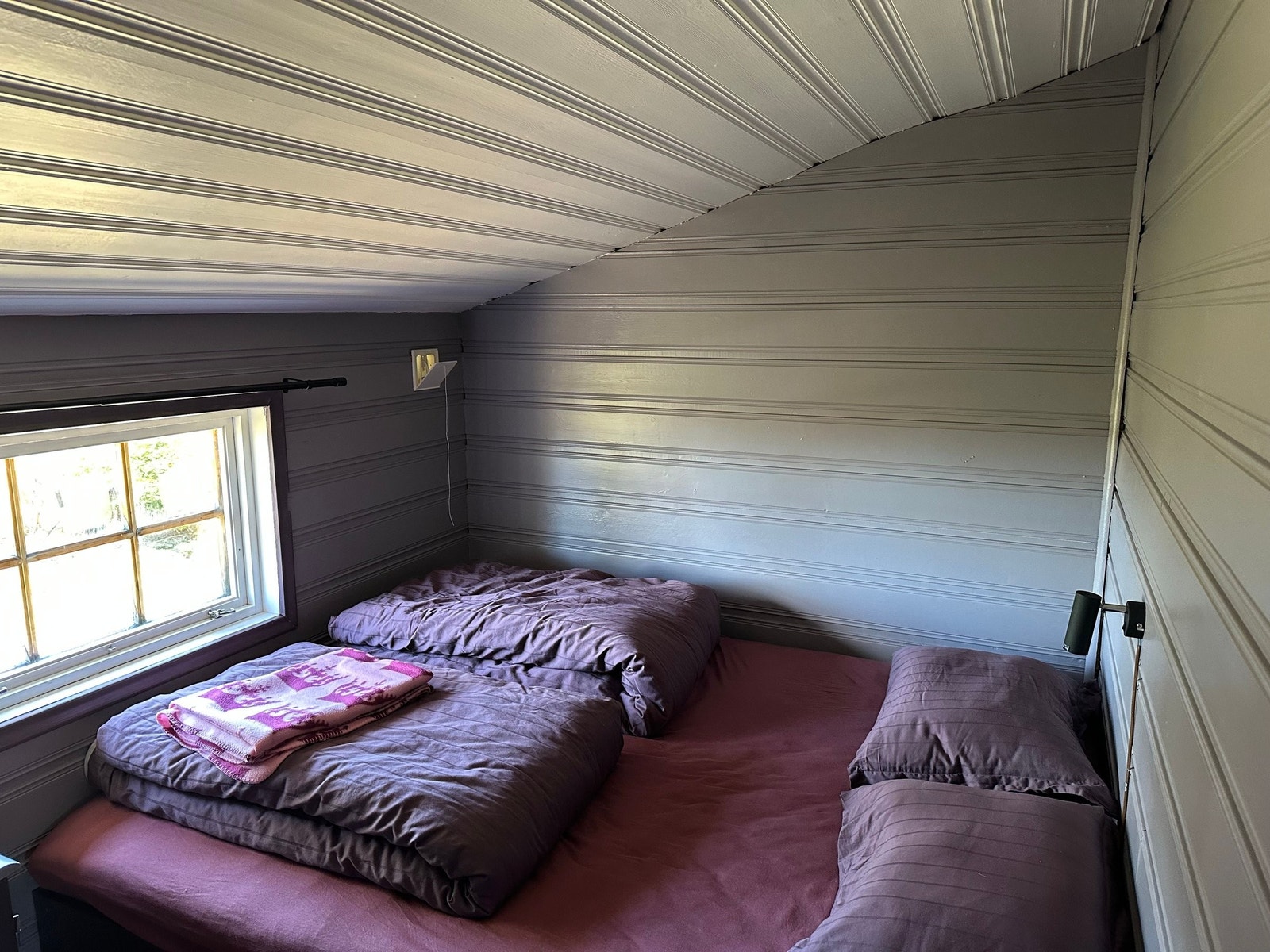 Soverom 1. Plass til 2. Pusset opp i 2022. Galleribilde