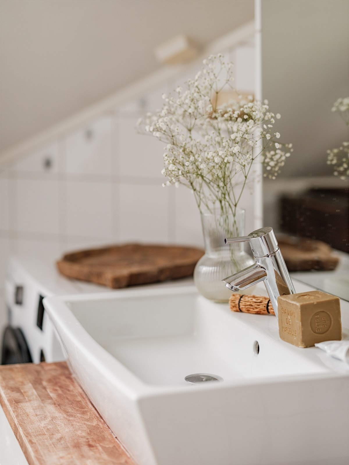 Badet er eldre, men fungerer. Men kan bli et drømmebad hvis man legger inn litt tid, energi og penger. Galleribilde