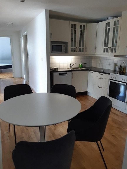 Kjøkken og spisegruppe Galleribilde