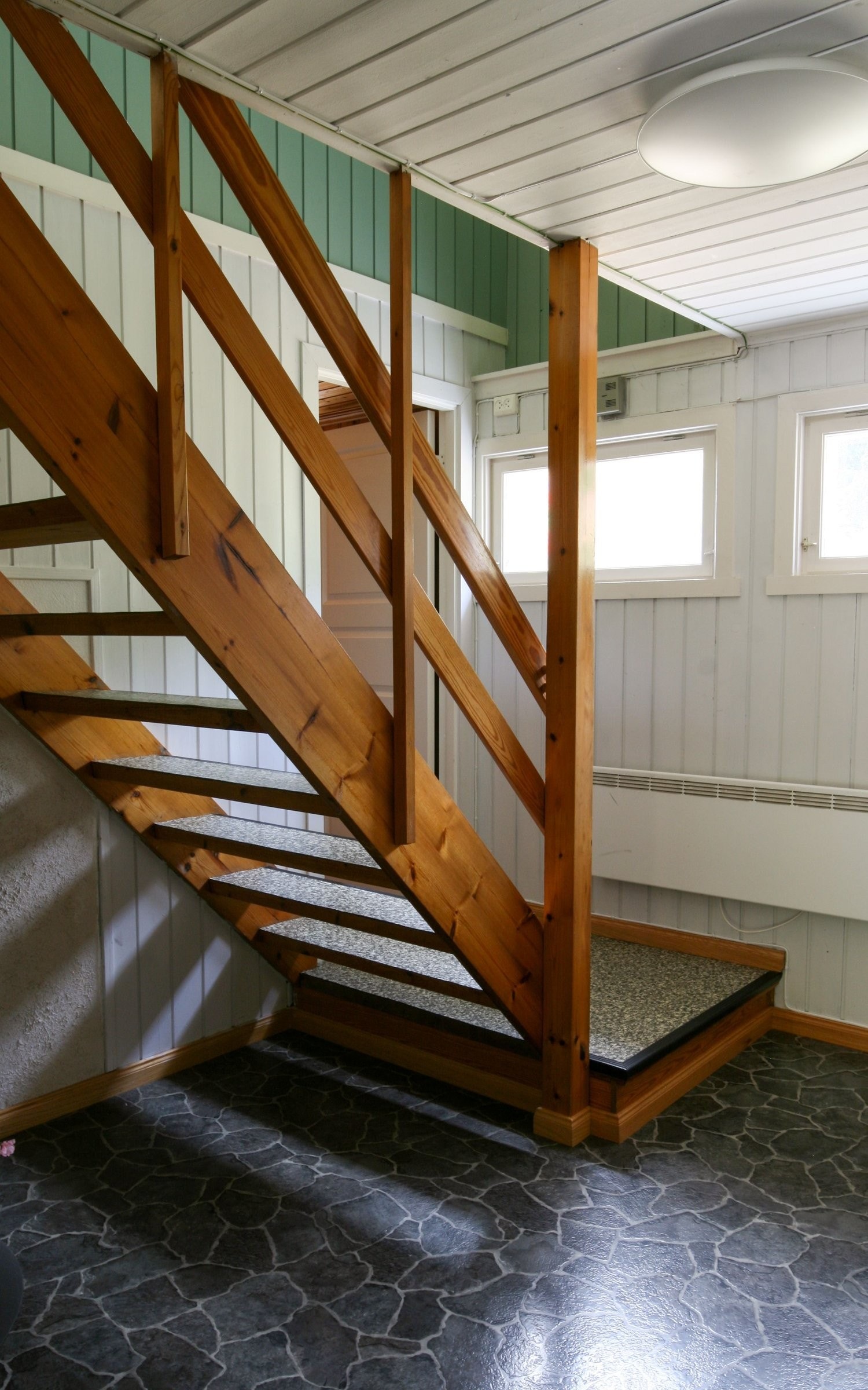 Trapp ned til 1. etasje. Galleribilde