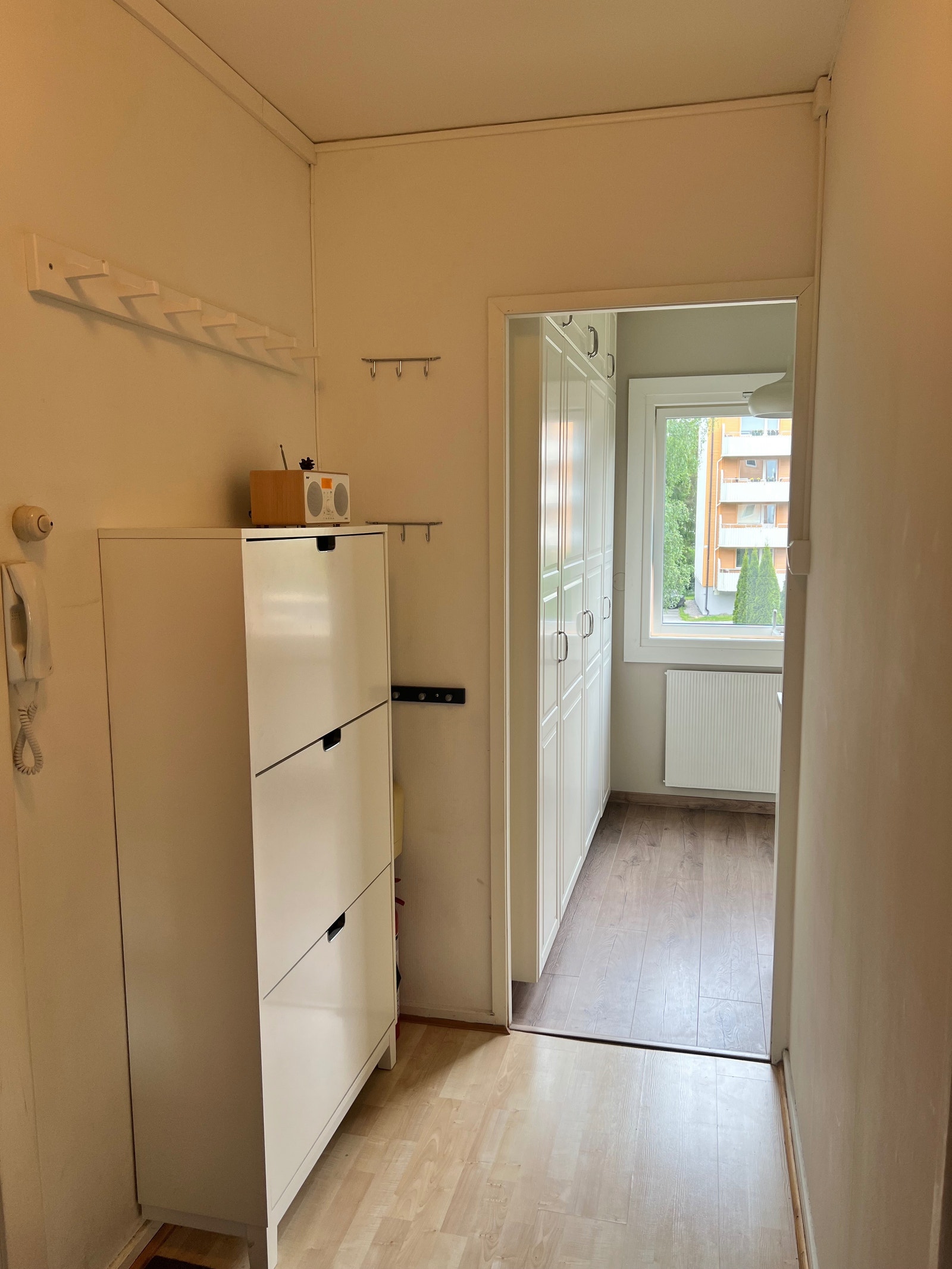 Entré mot kjøkken Galleribilde