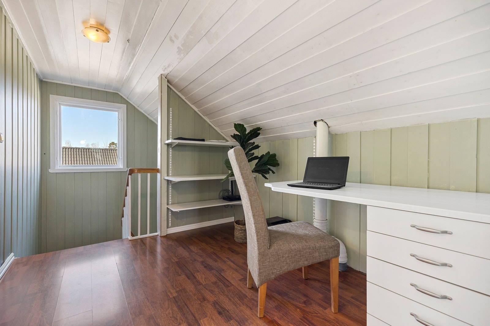 I 2. etasje er det muligheter for en fin kontorløsning Galleribilde