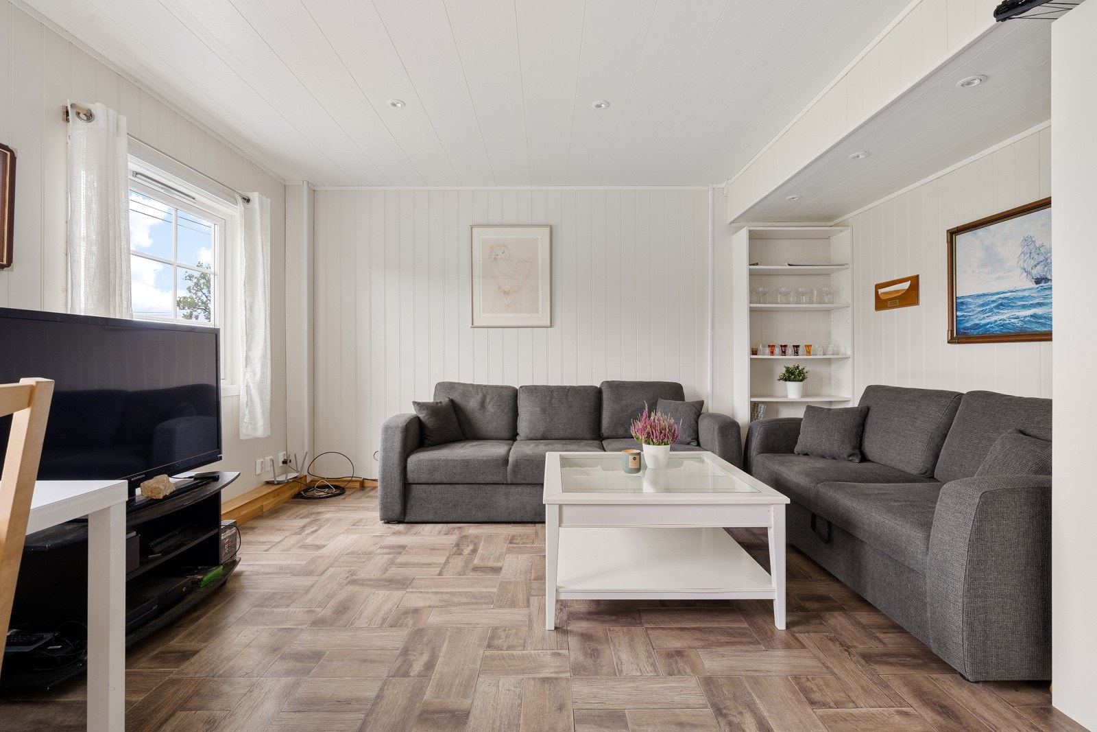 God plass til romslig sofagruppe. Galleribilde
