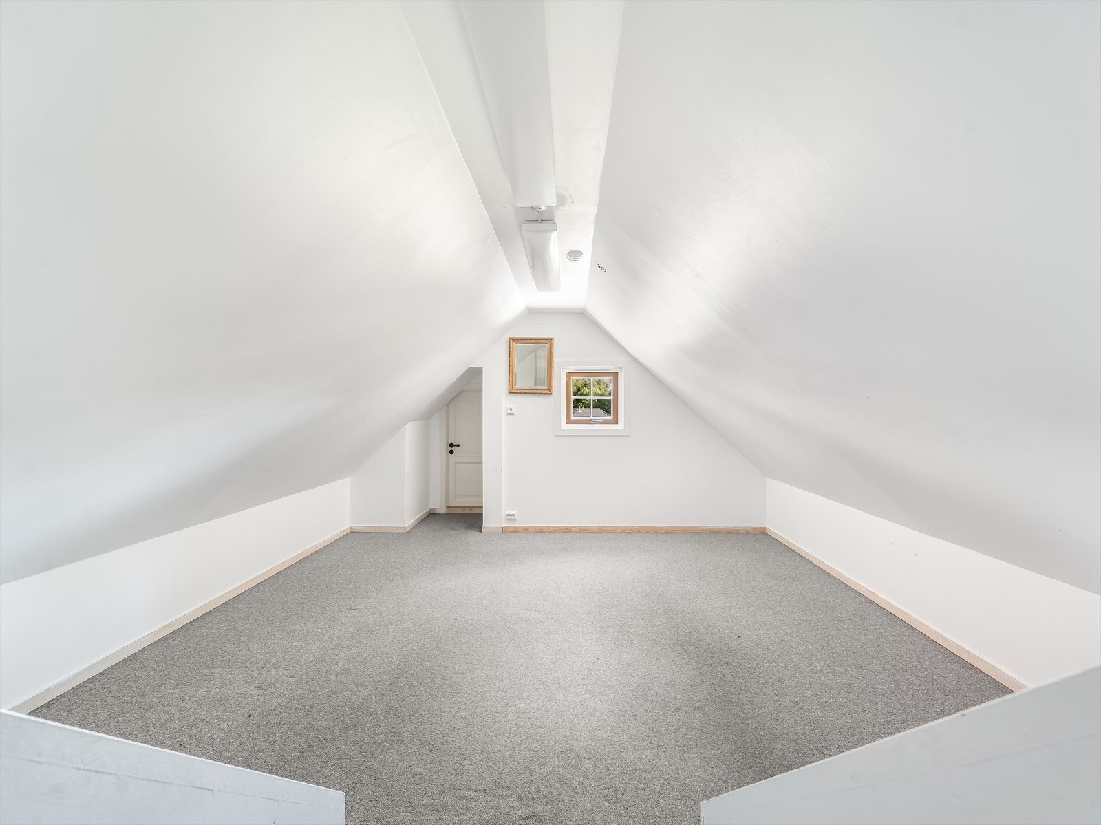 Disponibelt Galleribilde