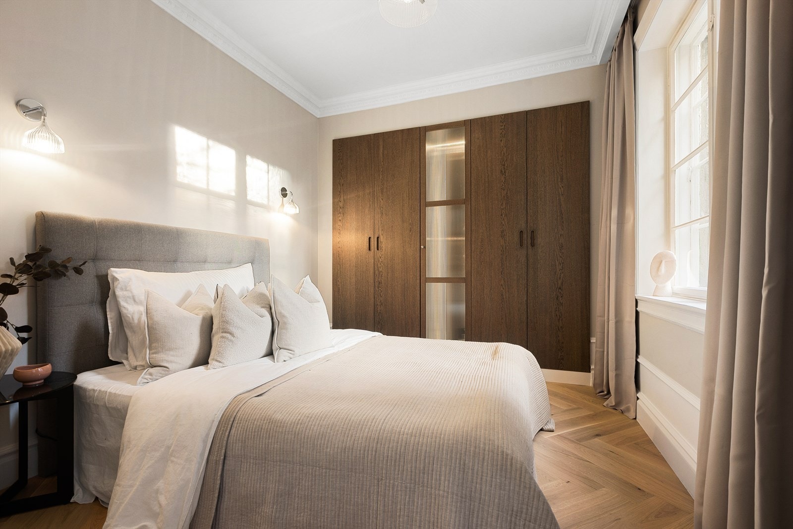 Soverom II er lyst og praktisk med god størrelse - Ideelt som barnerom, gjesterom eller kontor. Galleribilde