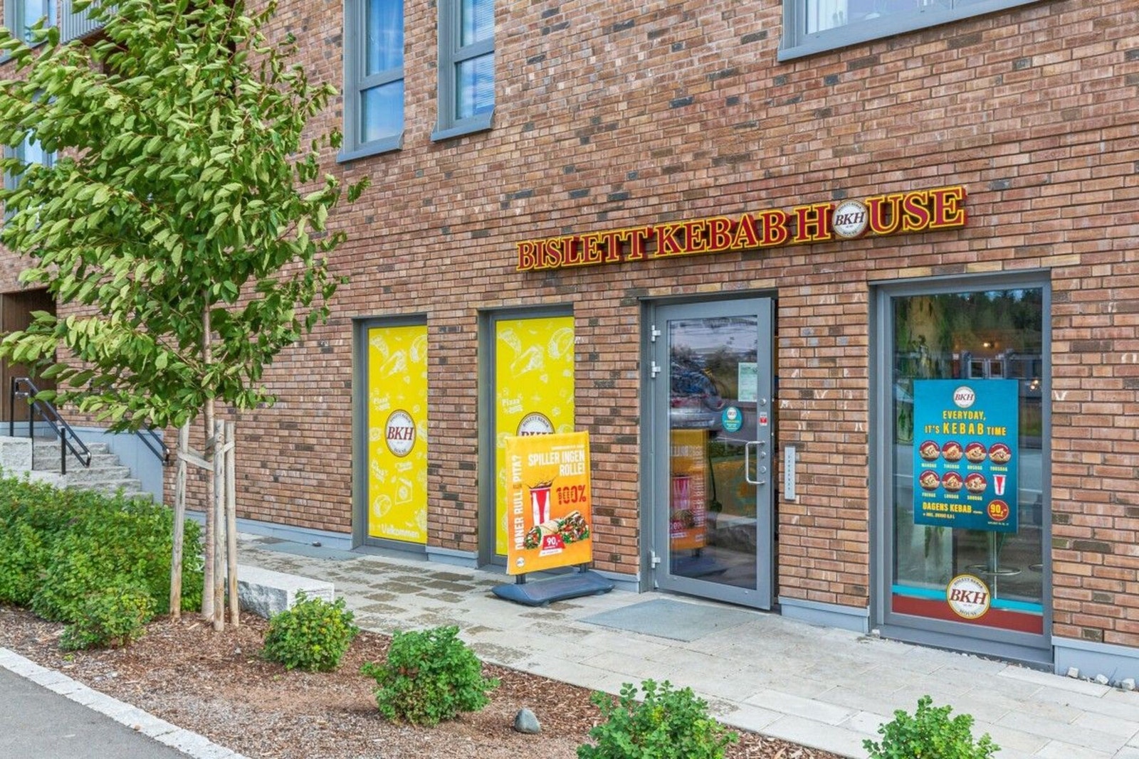 Take-away og kaféer like ved - hverdagsluksus på sitt beste. Galleribilde