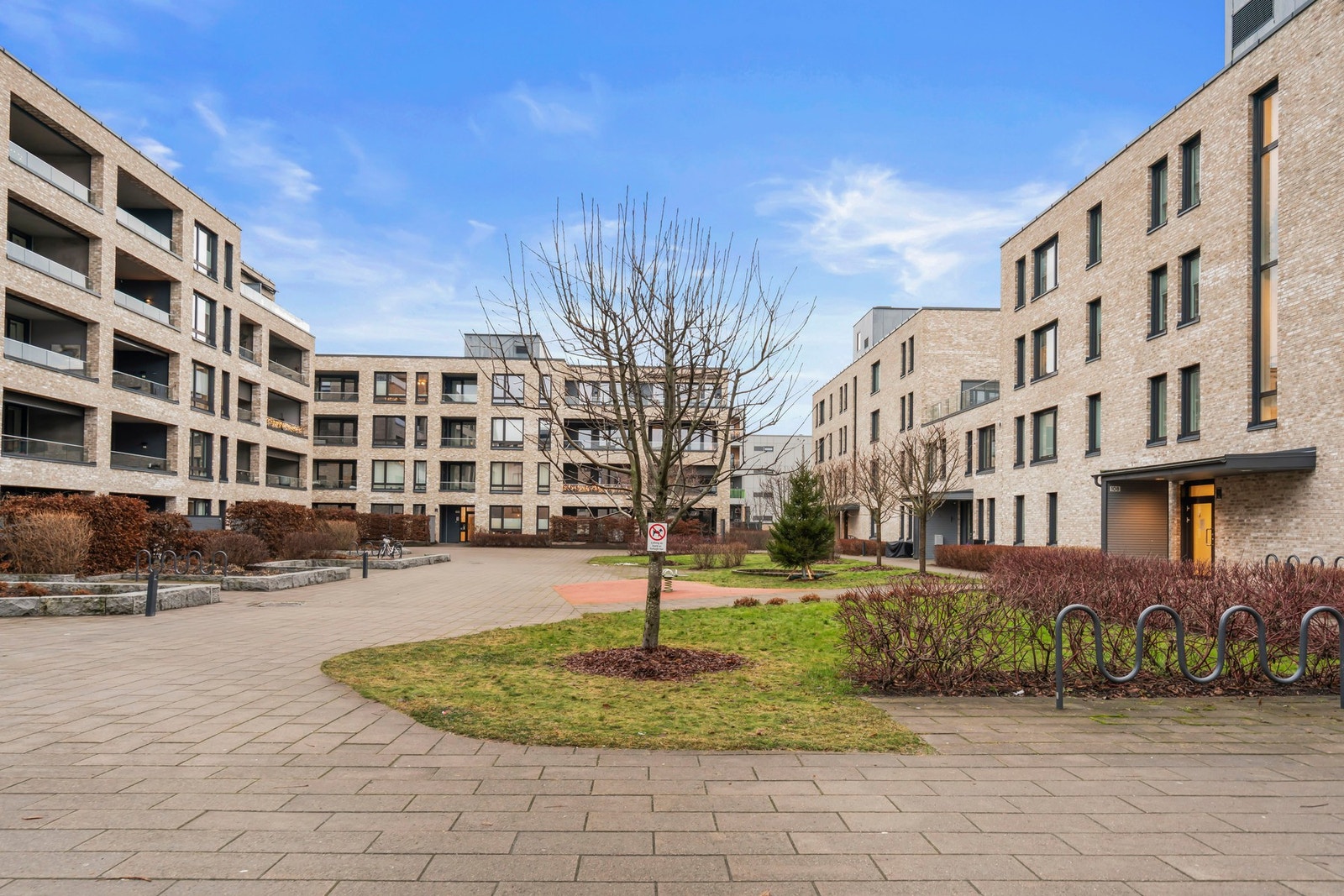 Et nabolag man blir glad i - fellesskap, service og liv. Galleribilde