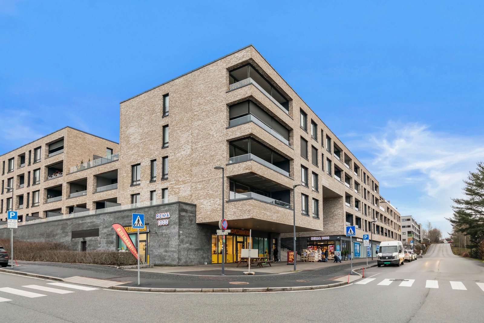 Rema 1000 - tørrskodd via garasjen når du handler Galleribilde