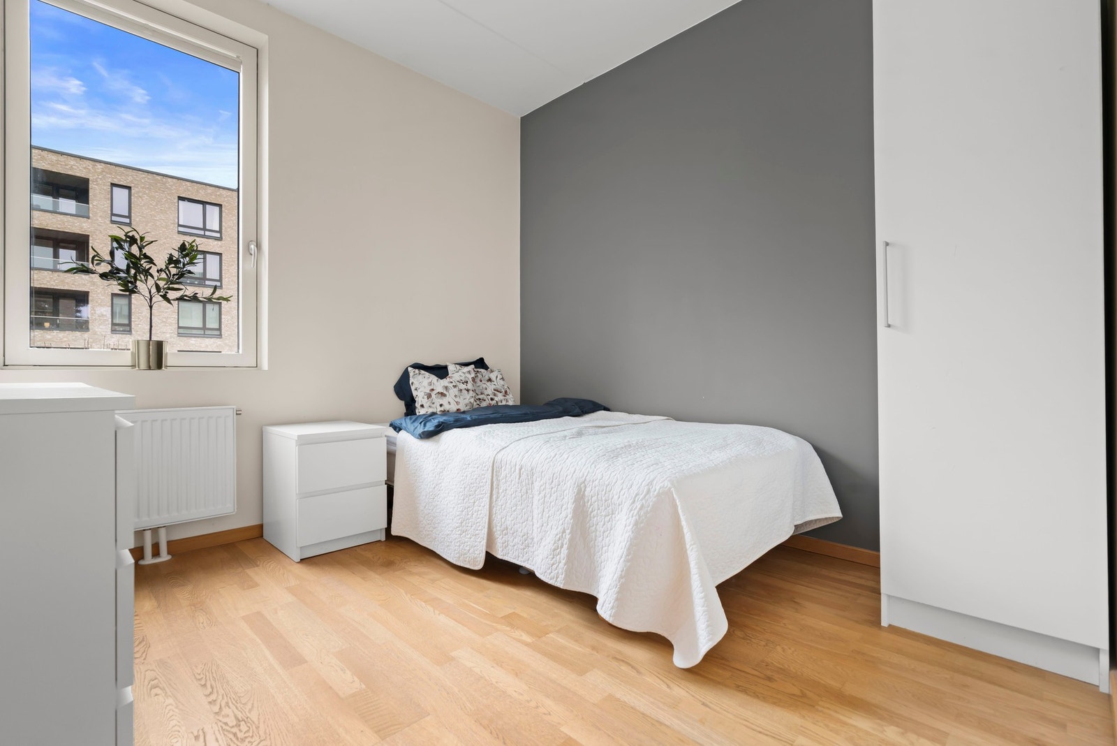 Soverom 2 - fleksibelt som barnerom, kontor eller gjesterom. Galleribilde