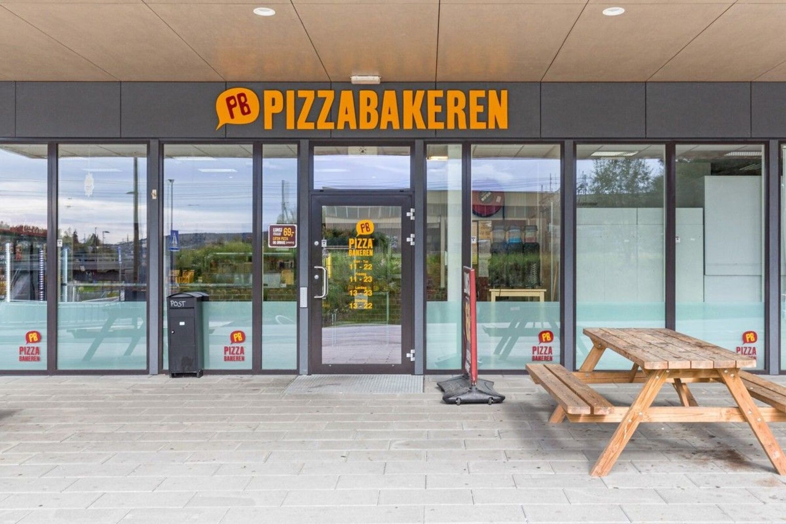 Take-away og kaféer like ved - hverdagsluksus på sitt beste. Galleribilde