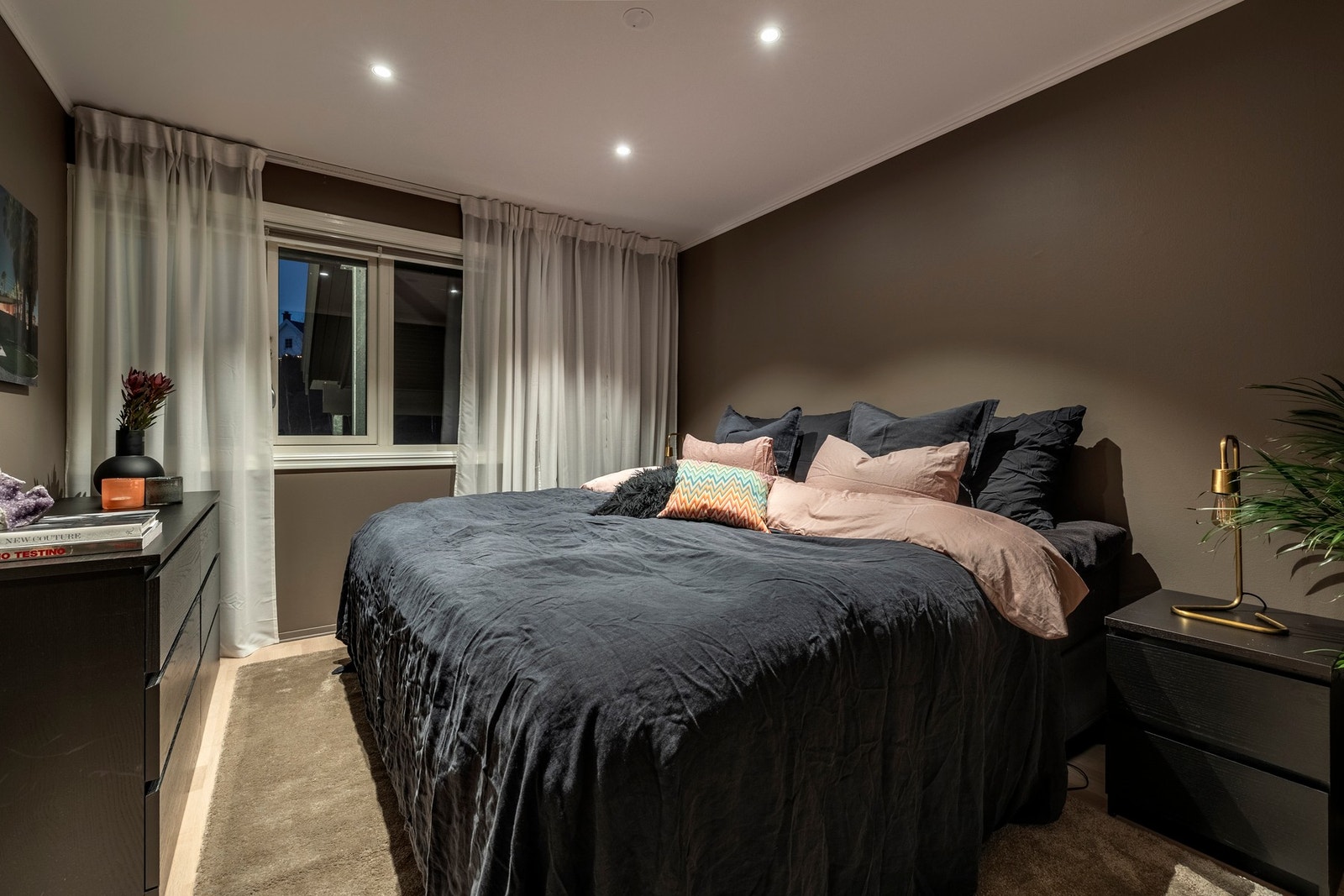 Leiligheten har tre soverom. Galleribilde