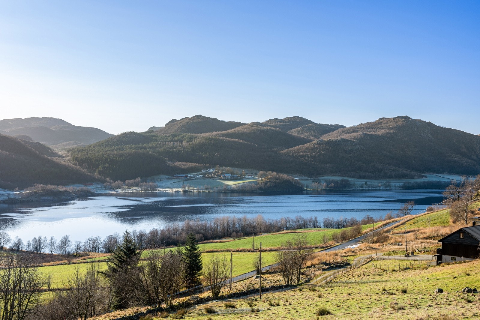 Omgivelsene er idylliske og fredfulle; scenen er satt for feriemodus og påfyll av energi. Galleribilde