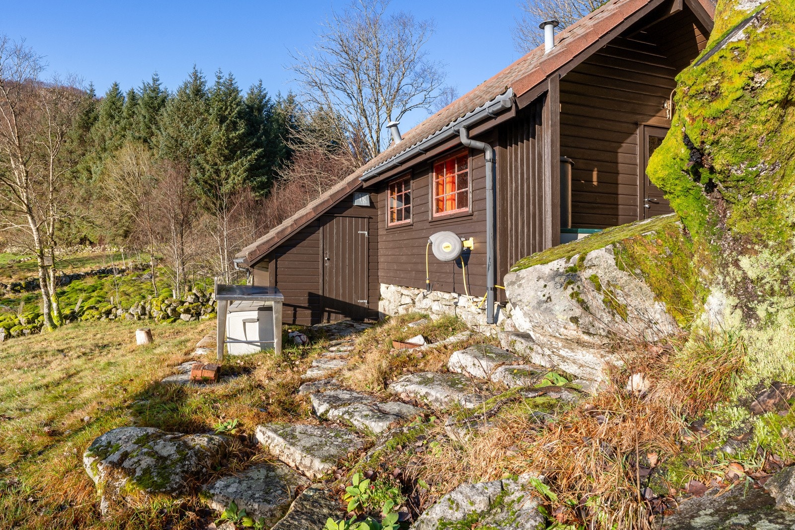 Her er det lagt en steintrapp for enkel adomst. Galleribilde