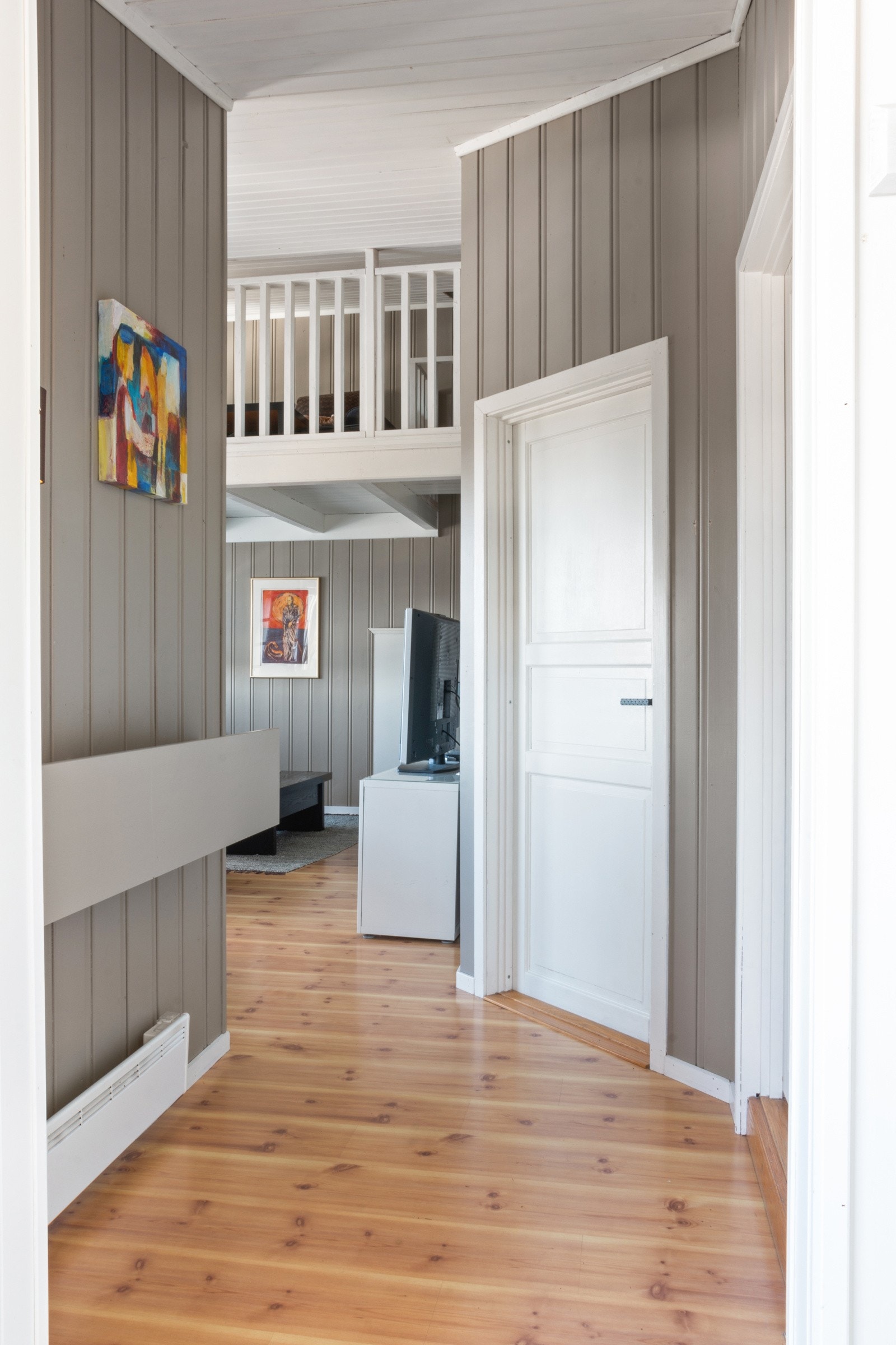 Gang fra entre til stue og kjøkken. Galleribilde