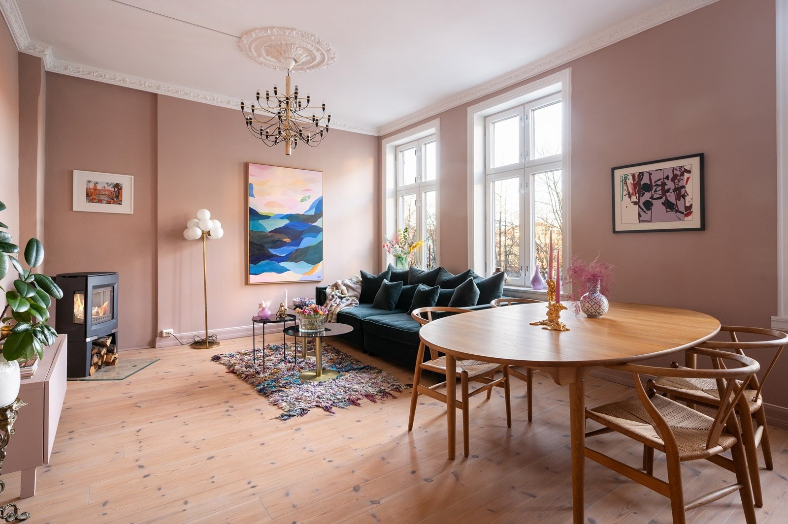 Dette er en klassisk bygårdsleilighet med en svært god beliggenhet sentralt på Grünerløkka. Galleribilde