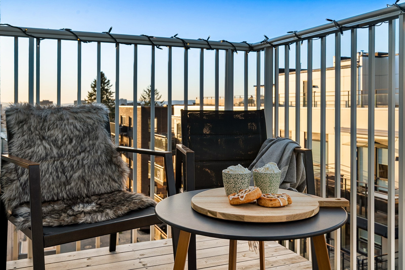 Her er det plass til koselig sittegruppe hvor man kan nyte varme sommerdager. Galleribilde