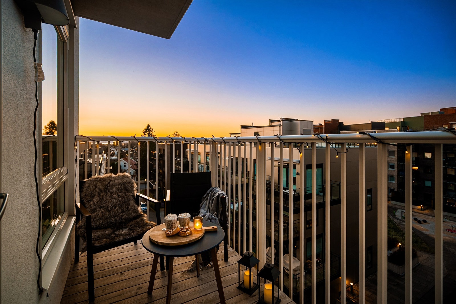 Balkongen har utsikt mot hyggelige Risløkka/ Oslofjorden Galleribilde